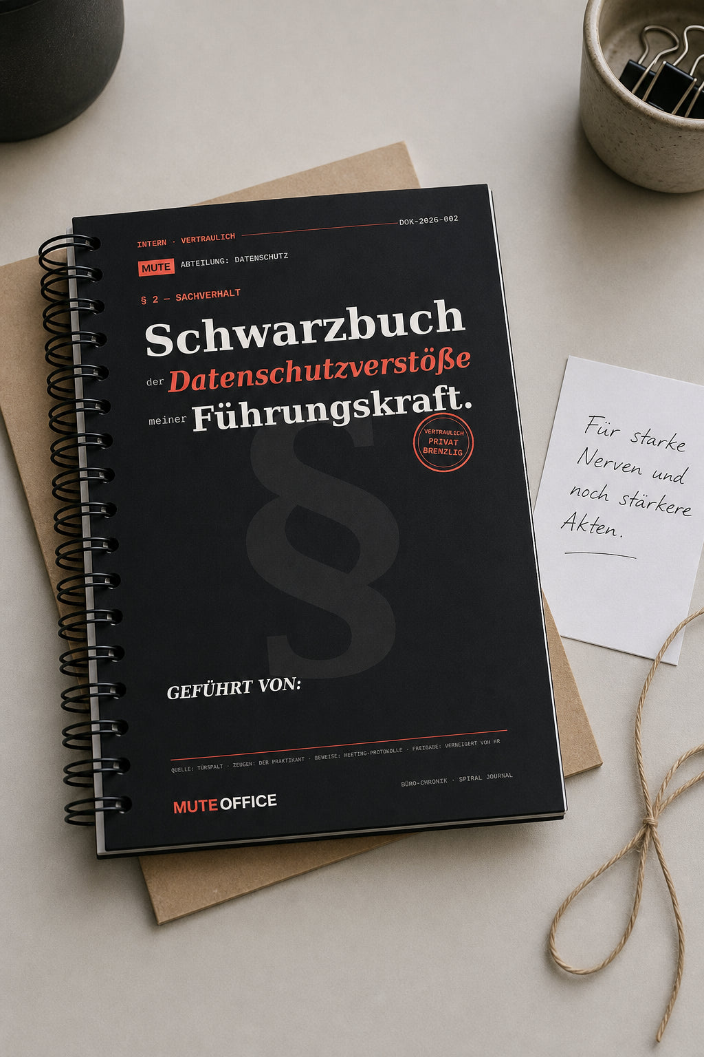 MUTE OFFICE — Geschenk-Szene — Schwarzbuch der Datenschutzverstöße meiner Führungskraft