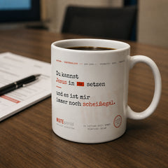 MUTE OFFICE — Meeting-Szene — Die „Jesus-im-CC“-Tasse — Vorschau 7