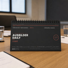MUTE OFFICE — Meeting-Szene — Ausbilder Daily Geduld · Flip-Sign Tischkalender — Vorschau 8