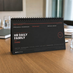 MUTE OFFICE — Meeting-Szene — HR Daily Family Drama · Flip-Sign Tischkalender — Vorschau 8