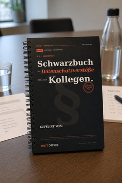 MUTE OFFICE — Meeting-Szene — Schwarzbuch der Datenschutzverstöße meiner Kollegen · Personalisiertes Geschenk — Vorschau 3